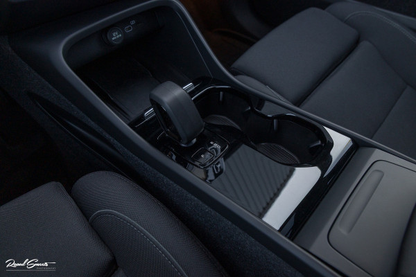Volvo XC40 Recharge Ultimate 70 kWh | Panoramadak | Adaptieve cruise | Memory | Blis | Harman Kardon |