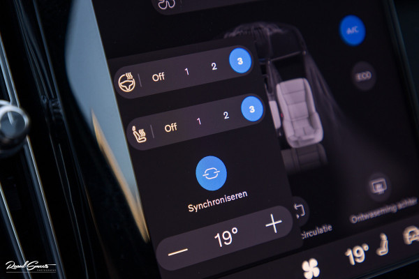 Volvo XC40 Recharge Ultimate 70 kWh | Panoramadak | Adaptieve cruise | Memory | Blis | Harman Kardon |