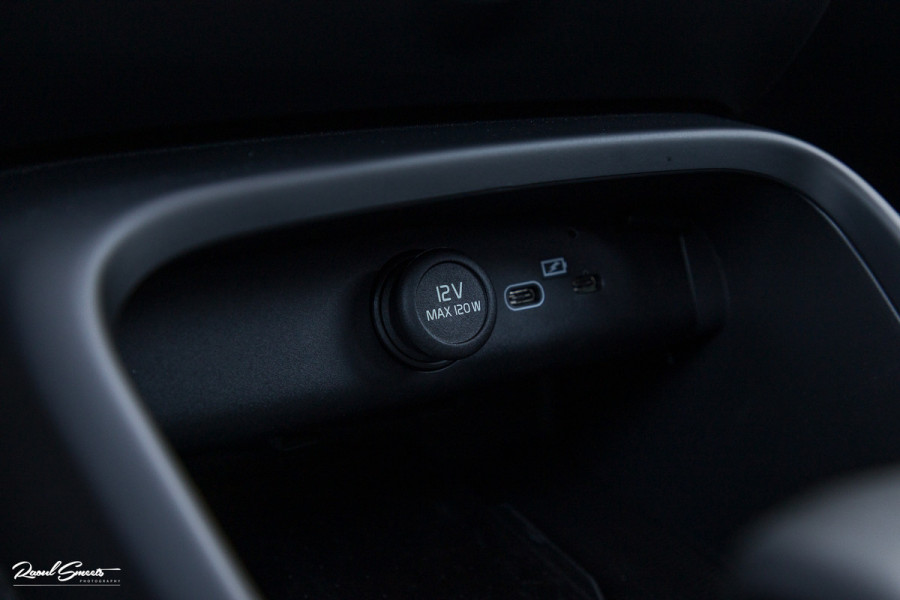 Volvo XC40 Recharge Ultimate 70 kWh | Panoramadak | Adaptieve cruise | Memory | Blis | Harman Kardon |