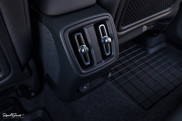 Volvo XC40 Recharge Ultimate 70 kWh | Panoramadak | Adaptieve cruise | Memory | Blis | Harman Kardon |