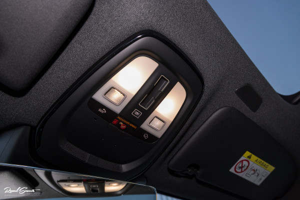 Volvo XC40 Recharge Ultimate 70 kWh | Panoramadak | Adaptieve cruise | Memory | Blis | Harman Kardon |