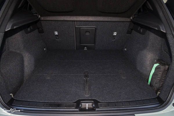 Volvo XC40 Recharge Ultimate 70 kWh | Panoramadak | Adaptieve cruise | Memory | Blis | Harman Kardon |
