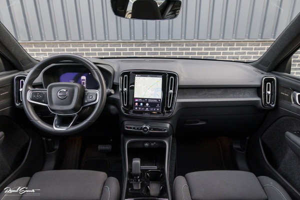 Volvo XC40 Recharge Ultimate 70 kWh | Panoramadak | Harman Kardon | Adaptieve cruise | Memory | Blis |
