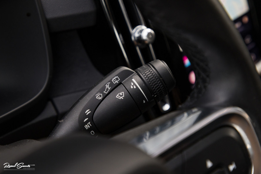 Volvo XC40 Recharge Ultimate 70 kWh | Panoramadak | Harman Kardon | Adaptieve cruise | Memory | Blis |