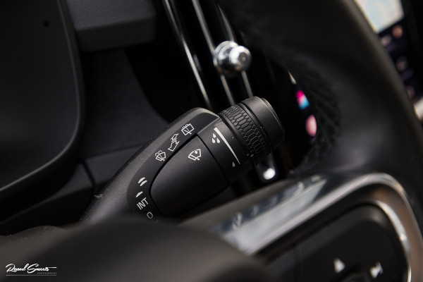 Volvo XC40 Recharge Ultimate 70 kWh | Panoramadak | Harman Kardon | Adaptieve cruise | Memory | Blis |