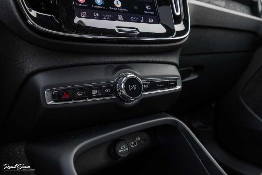Volvo XC40 Recharge Ultimate 70 kWh | Panoramadak | Harman Kardon | Adaptieve cruise | Memory | Blis |