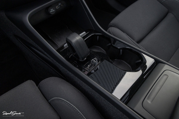 Volvo XC40 Recharge Ultimate 70 kWh | Panoramadak | Harman Kardon | Adaptieve cruise | Memory | Blis |
