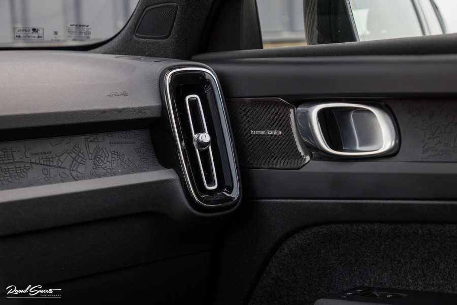 Volvo XC40 Recharge Ultimate 70 kWh | Panoramadak | Harman Kardon | Adaptieve cruise | Memory | Blis |