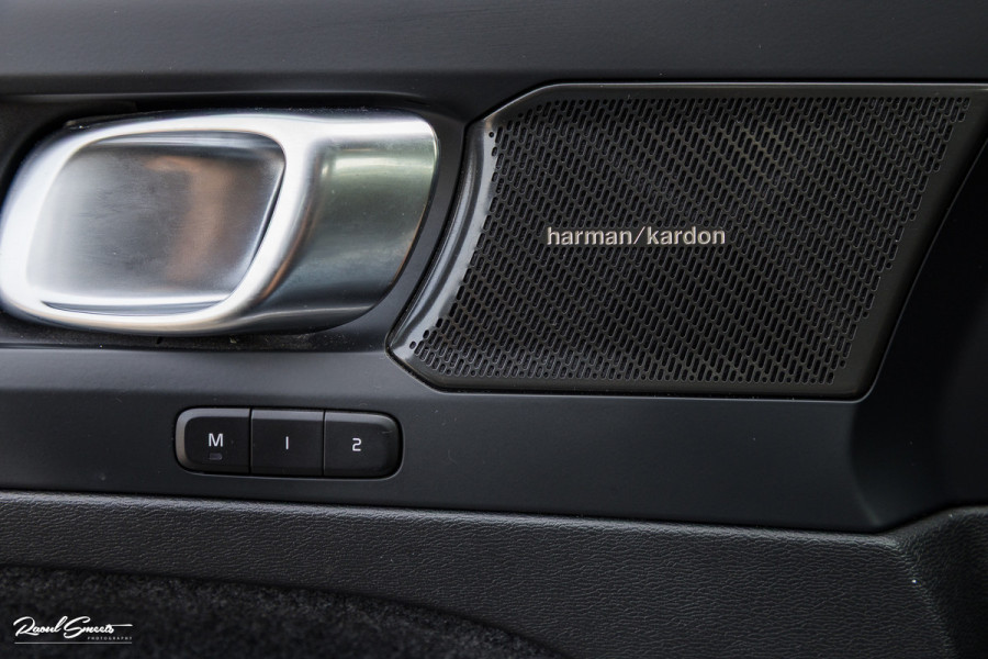 Volvo XC40 Recharge Ultimate 70 kWh | Panoramadak | Harman Kardon | Adaptieve cruise | Memory | Blis |
