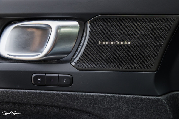 Volvo XC40 Recharge Ultimate 70 kWh | Panoramadak | Harman Kardon | Adaptieve cruise | Memory | Blis |