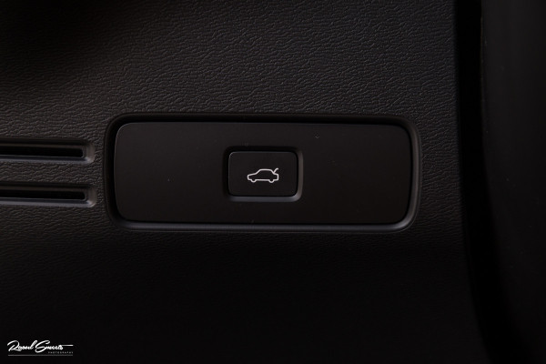 Volvo XC40 Recharge Ultimate 70 kWh | Panoramadak | Harman Kardon | Adaptieve cruise | Memory | Blis |