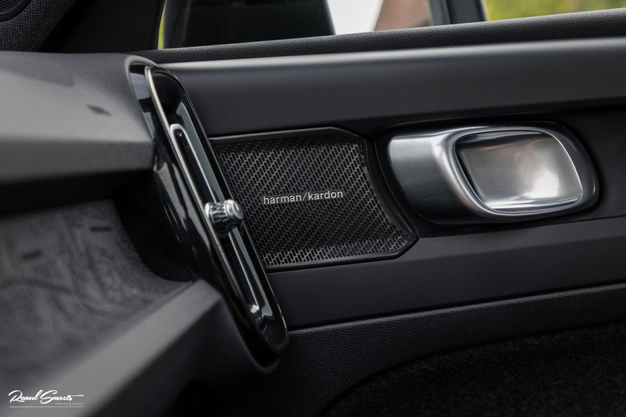 Volvo XC40 Recharge Ultimate 70 kWh | Panoramadak | Harman Kardon | Adaptieve cruise | Memory | Blis |