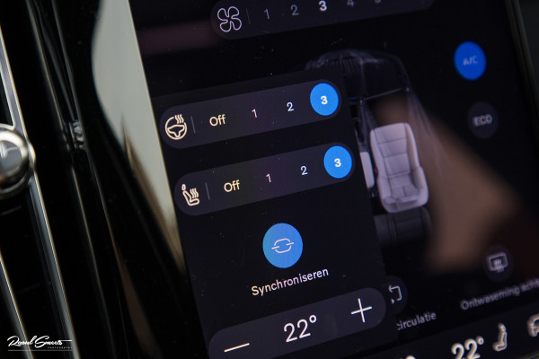 Volvo XC40 Recharge Ultimate 70 kWh | Panoramadak | Harman Kardon | Adaptieve cruise | Memory | Blis |