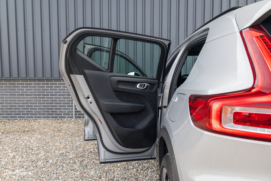 Volvo XC40 Recharge Ultimate 70 kWh | Panoramadak | Harman Kardon | Adaptieve cruise | Memory | Blis |