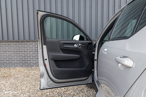 Volvo XC40 Recharge Ultimate 70 kWh | Panoramadak | Harman Kardon | Adaptieve cruise | Memory | Blis |