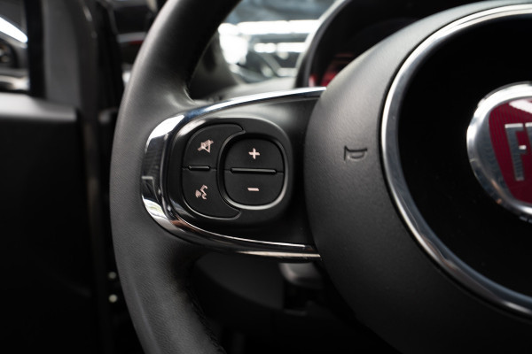 Fiat 500C 1.0 Hybrid Dolcevita Navi Leer Cruise PDC Carplay Zwarte binnenhemel LM velgen