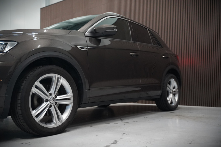 Volkswagen T-Roc 1.5 TSI Sport Business R | R-Line | Adaptive Cruise Control | Navigatie | LED | Apple Carplay | Parkeersensoren | Climate Control | DAB | Digitale Tellers |