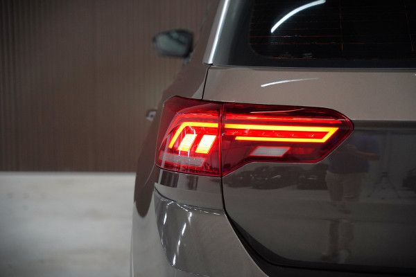 Volkswagen T-Roc 1.5 TSI Sport Business R | R-Line | Adaptive Cruise Control | Navigatie | LED | Apple Carplay | Parkeersensoren | Climate Control | DAB | Digitale Tellers |