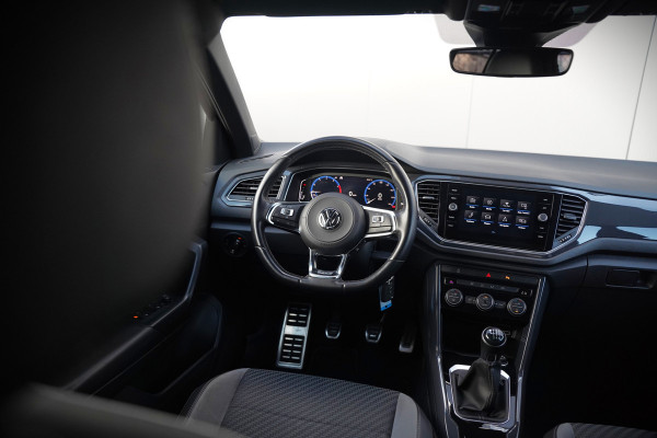 Volkswagen T-Roc 1.5 TSI Sport Business R | R-Line | Adaptive Cruise Control | Navigatie | LED | Apple Carplay | Parkeersensoren | Climate Control | DAB | Digitale Tellers |