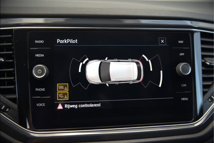 Volkswagen T-Roc 1.5 TSI Sport Business R | R-Line | Adaptive Cruise Control | Navigatie | LED | Apple Carplay | Parkeersensoren | Climate Control | DAB | Digitale Tellers |