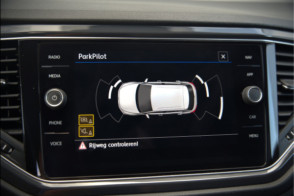 Volkswagen T-Roc 1.5 TSI Sport Business R | R-Line | Adaptive Cruise Control | Navigatie | LED | Apple Carplay | Parkeersensoren | Climate Control | DAB | Digitale Tellers |