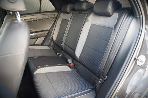 Volkswagen T-Roc 1.5 TSI Sport Business R | R-Line | Adaptive Cruise Control | Navigatie | LED | Apple Carplay | Parkeersensoren | Climate Control | DAB | Digitale Tellers |