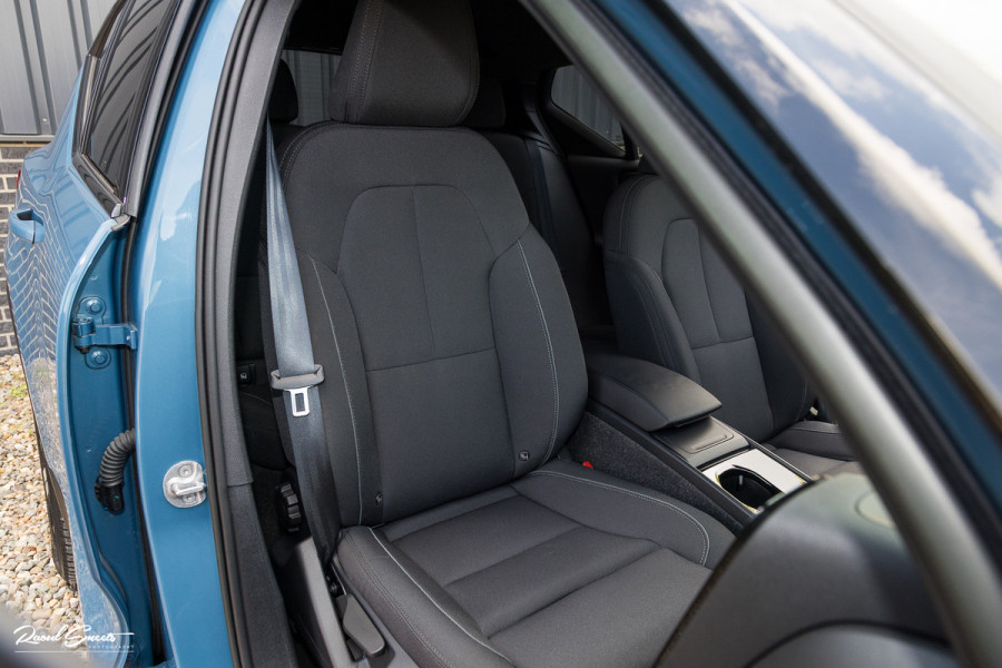 Volvo XC40 Recharge Twin Plus 78 kWh | Adaptieve cruise | Blis | Metallic | Full LED |