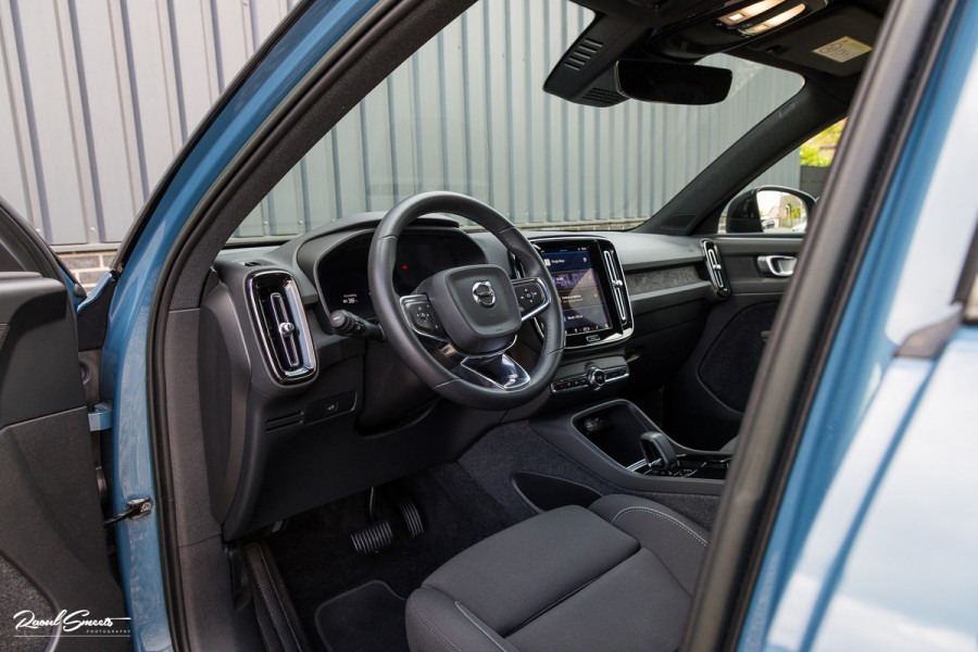 Volvo XC40 Recharge Twin Plus 78 kWh | Adaptieve cruise | Blis | Metallic | Full LED |