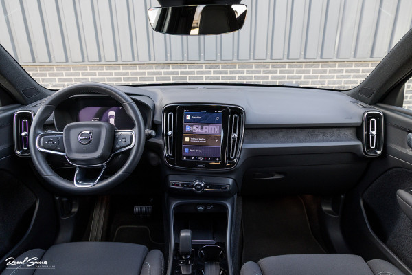 Volvo XC40 Recharge Twin Plus 78 kWh | Adaptieve cruise | Blis | Metallic | Full LED |