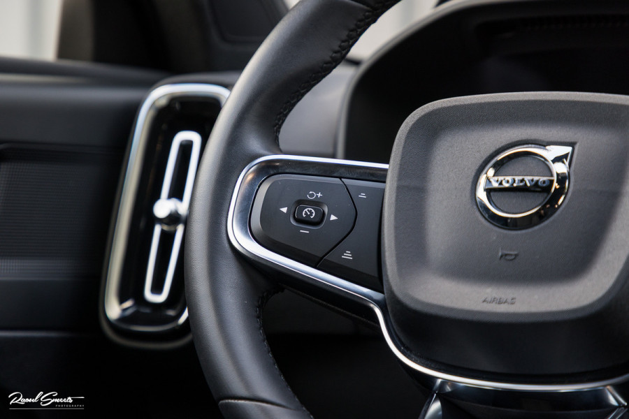 Volvo XC40 Recharge Twin Plus 78 kWh | Adaptieve cruise | Blis | Metallic | Full LED |