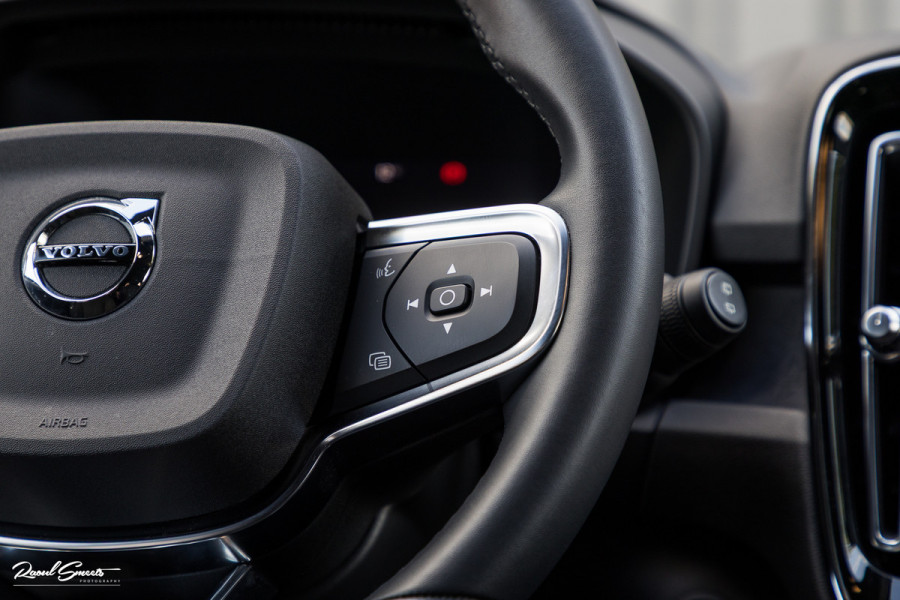 Volvo XC40 Recharge Twin Plus 78 kWh | Adaptieve cruise | Blis | Metallic | Full LED |