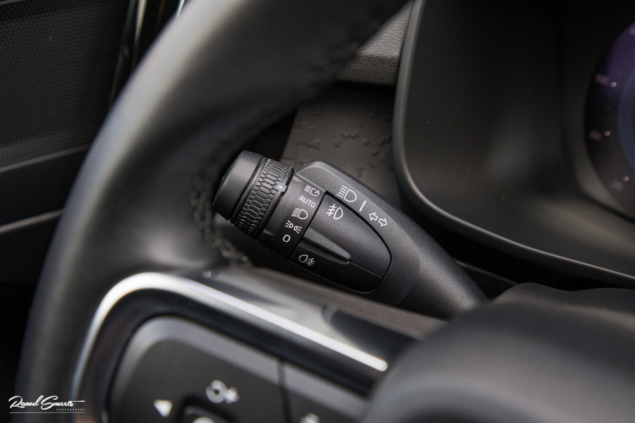 Volvo XC40 Recharge Twin Plus 78 kWh | Adaptieve cruise | Blis | Metallic | Full LED |