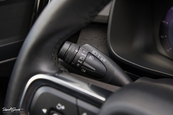 Volvo XC40 Recharge Twin Plus 78 kWh | Adaptieve cruise | Blis | Metallic | Full LED |