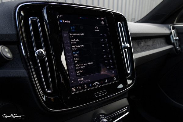 Volvo XC40 Recharge Twin Plus 78 kWh | Adaptieve cruise | Blis | Metallic | Full LED |