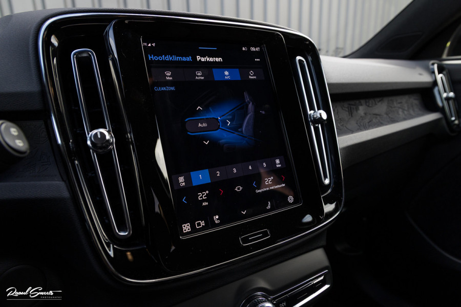 Volvo XC40 Recharge Twin Plus 78 kWh | Adaptieve cruise | Blis | Metallic | Full LED |