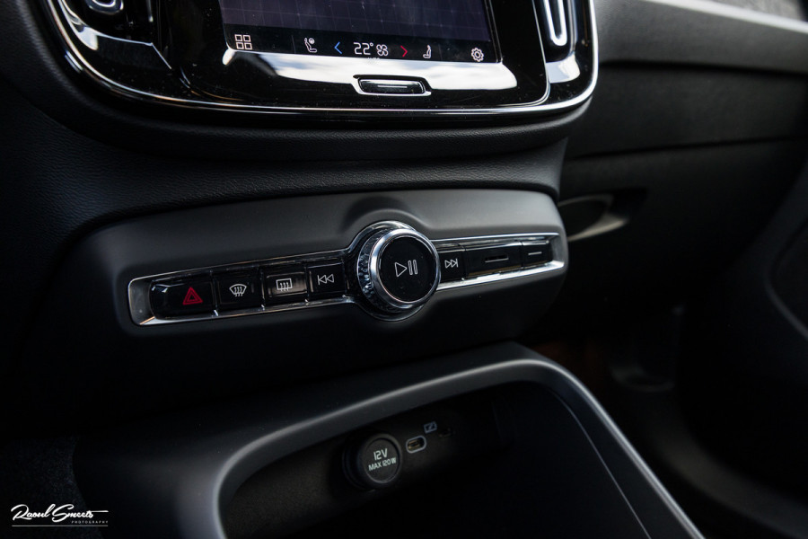 Volvo XC40 Recharge Twin Plus 78 kWh | Adaptieve cruise | Blis | Metallic | Full LED |