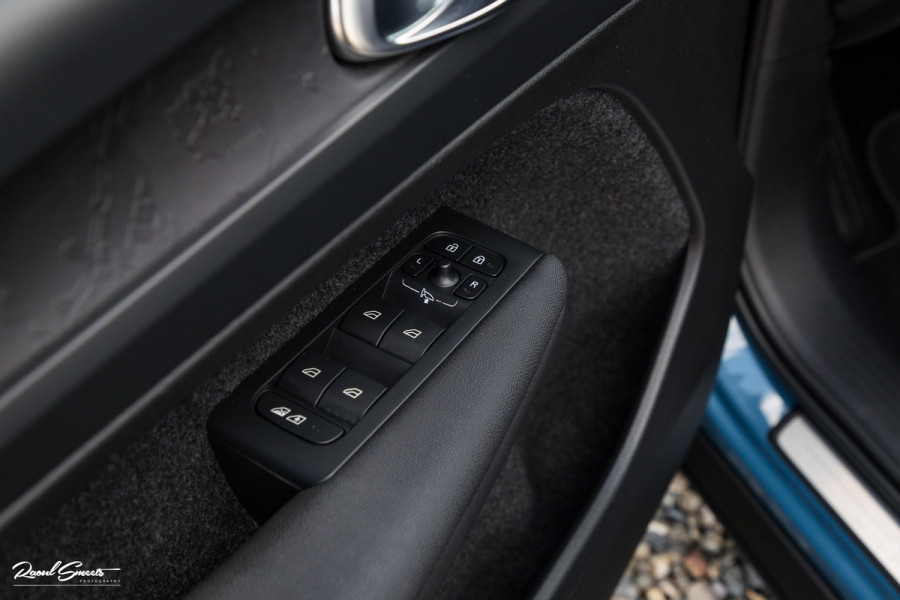 Volvo XC40 Recharge Twin Plus 78 kWh | Adaptieve cruise | Blis | Metallic | Full LED |