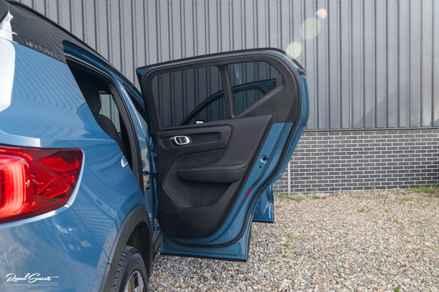 Volvo XC40 Recharge Twin Plus 78 kWh | Adaptieve cruise | Blis | Metallic | Full LED |