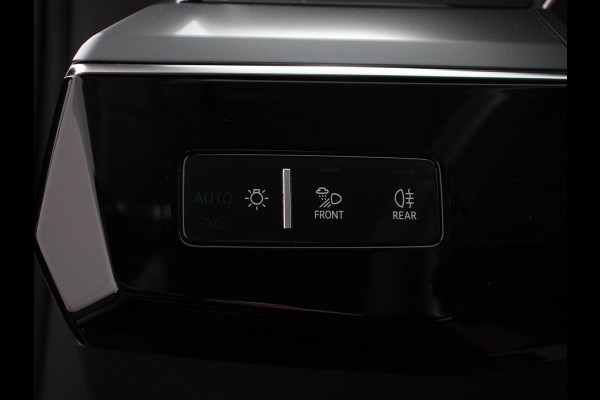 Audi e-tron e-tron 50 quattro Launch edition SOH 92,9% Navigatie Climate Control Parkeer Sensoren Lichtmetalen velgen