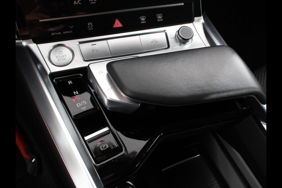 Audi e-tron e-tron 50 quattro Launch edition SOH 92,9% Navigatie Climate Control Parkeer Sensoren Lichtmetalen velgen