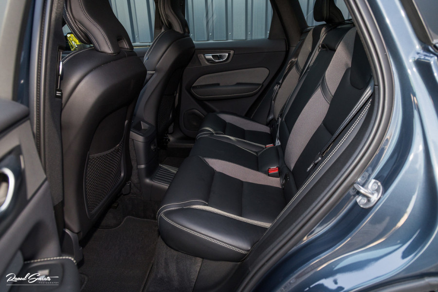 Volvo XC60 2.0 T6 Plug-in hybrid AWD Plus Dark | Panoramadak | Adaptieve cruise | Blis | Memory | Harman Kardon |