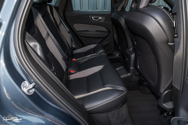 Volvo XC60 2.0 T6 Plug-in hybrid AWD Plus Dark | Panoramadak | Adaptieve cruise | Blis | Memory | Harman Kardon |