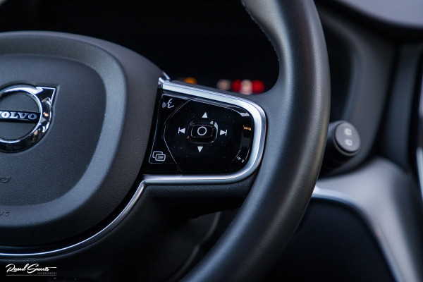 Volvo XC60 2.0 T6 Plug-in hybrid AWD Plus Dark | Panoramadak | Adaptieve cruise | Blis | Memory | Harman Kardon |