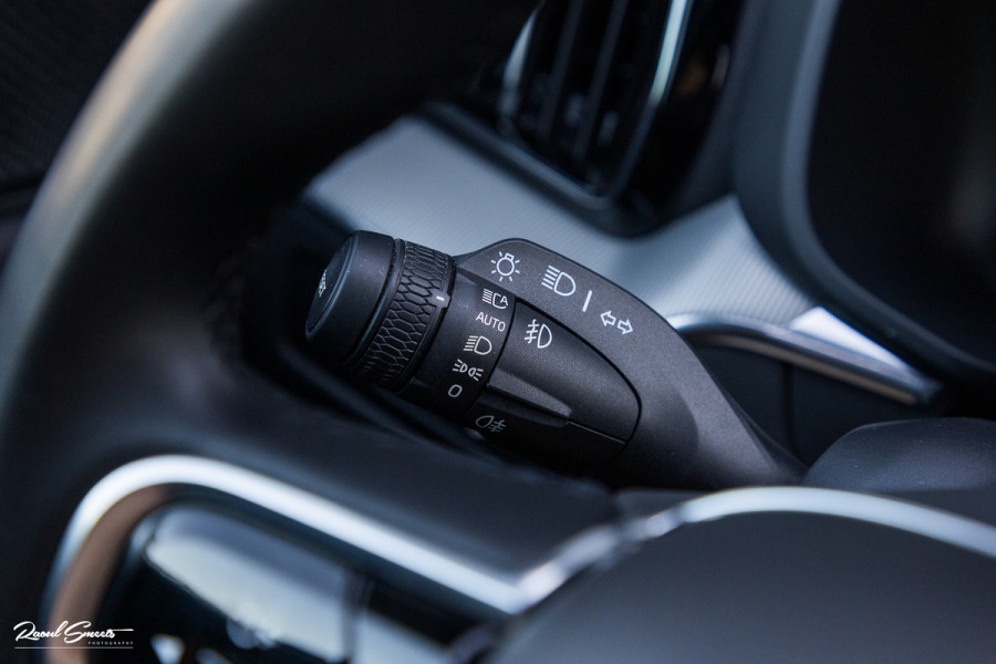 Volvo XC60 2.0 T6 Plug-in hybrid AWD Plus Dark | Panoramadak | Adaptieve cruise | Blis | Memory | Harman Kardon |