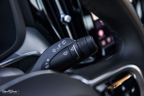 Volvo XC60 2.0 T6 Plug-in hybrid AWD Plus Dark | Panoramadak | Adaptieve cruise | Blis | Memory | Harman Kardon |