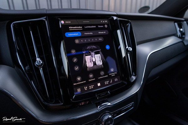 Volvo XC60 2.0 T6 Plug-in hybrid AWD Plus Dark | Panoramadak | Adaptieve cruise | Blis | Memory | Harman Kardon |