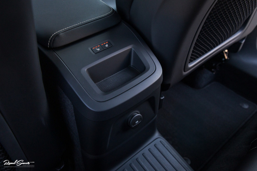 Volvo XC60 2.0 T6 Plug-in hybrid AWD Plus Dark | Panoramadak | Adaptieve cruise | Blis | Memory | Harman Kardon |