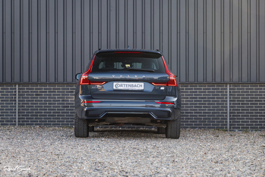 Volvo XC60 2.0 T6 Plug-in hybrid AWD Plus Dark | Panoramadak | Adaptieve cruise | Blis | Memory | Harman Kardon |