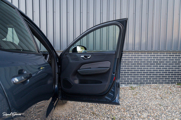 Volvo XC60 2.0 T6 Plug-in hybrid AWD Plus Dark | Panoramadak | Adaptieve cruise | Blis | Memory | Harman Kardon |