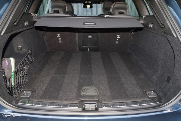 Volvo XC60 2.0 T6 Plug-in hybrid AWD Plus Dark | Panoramadak | Adaptieve cruise | Blis | Memory | Harman Kardon |